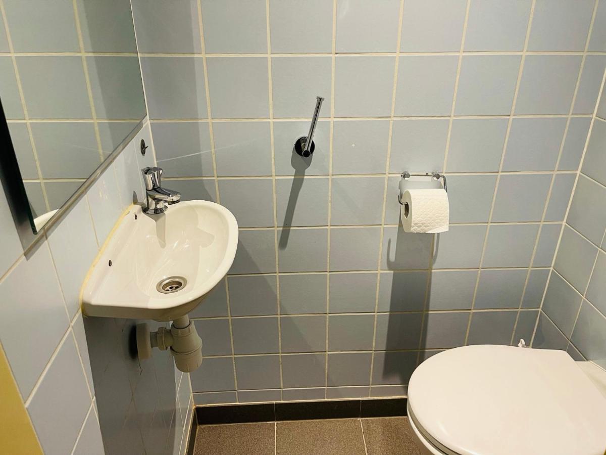 Red Light District B & B Canal View Амстердам Екстериор снимка