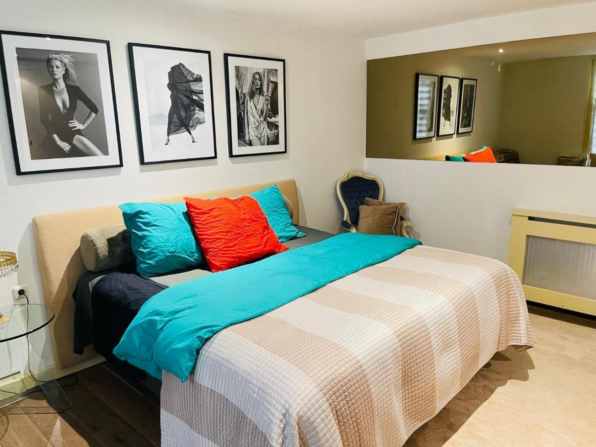 Red Light District B & B Canal View Амстердам Екстериор снимка