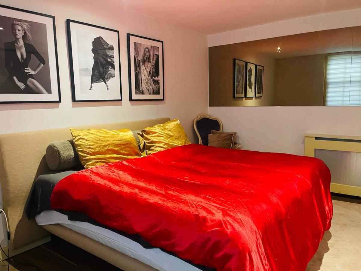 Red Light District B & B Canal View Амстердам Екстериор снимка