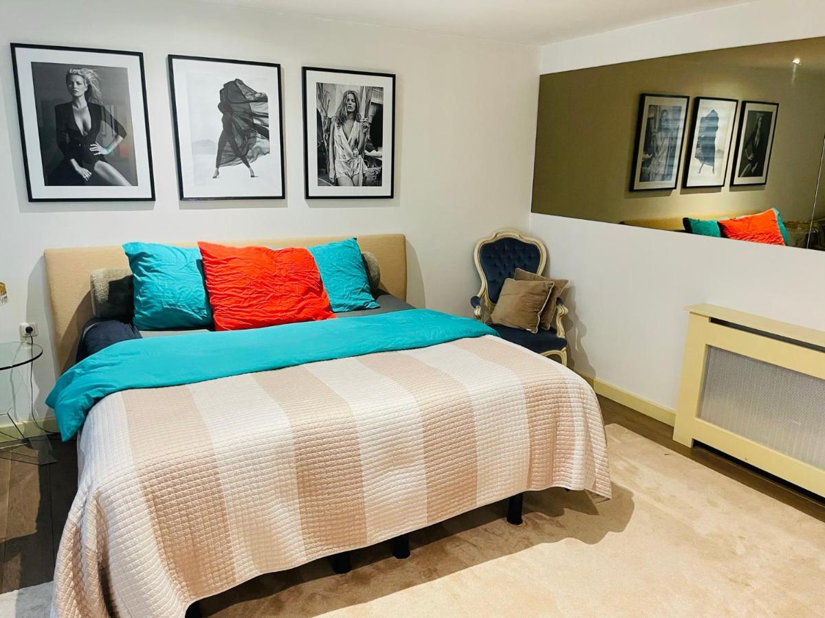 Red Light District B & B Canal View Амстердам Екстериор снимка