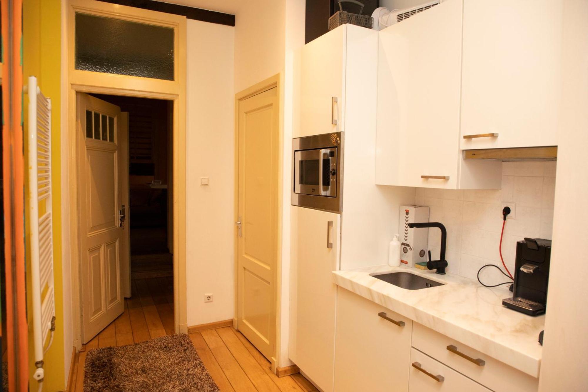 Red Light District B & B Canal View Амстердам Екстериор снимка