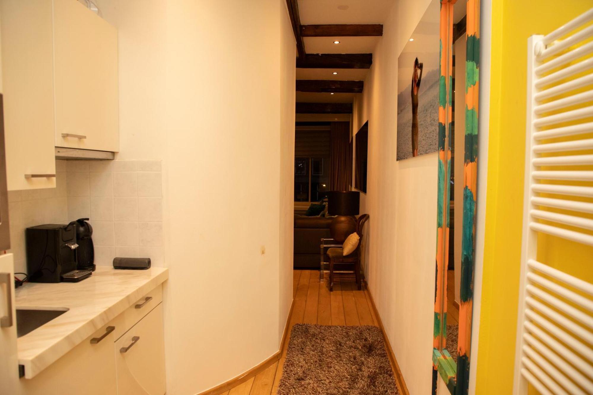 Red Light District B & B Canal View Амстердам Екстериор снимка
